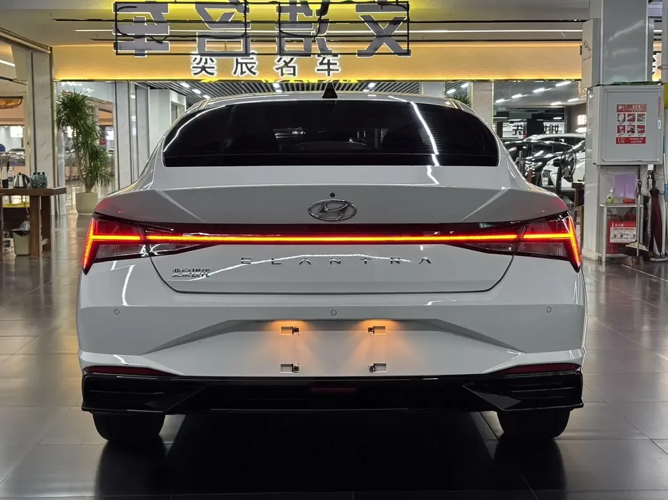 Hyundai Elantra Elantra 2022 1.5L CVT LUX Premium Edition 2023 — thumbnail 2