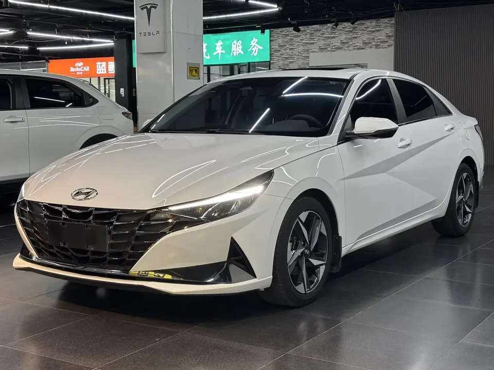 Hyundai Elantra Elantra 2022 1.5L CVT LUX Premium Edition 2023 — photo 1, buy with delivery to Moscow
