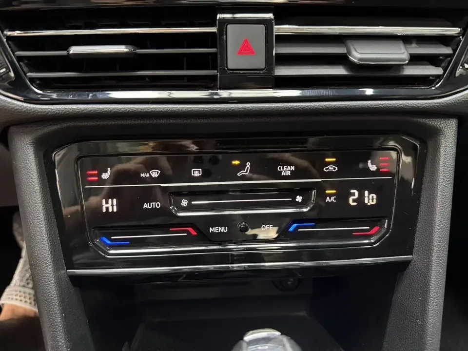 Volkswagen Tharu tuyue 2022 280TSI 2WD Deluxe Edition 2022 — thumbnail 3
