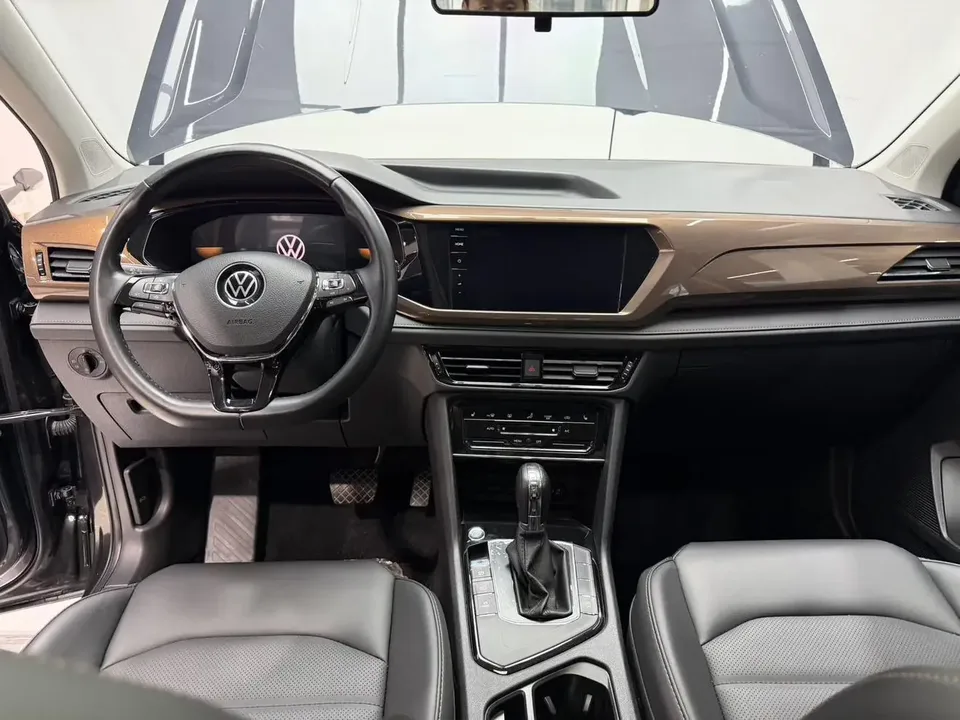 Volkswagen Tharu tuyue 2022 280TSI 2WD Deluxe Edition 2022 — thumbnail 4