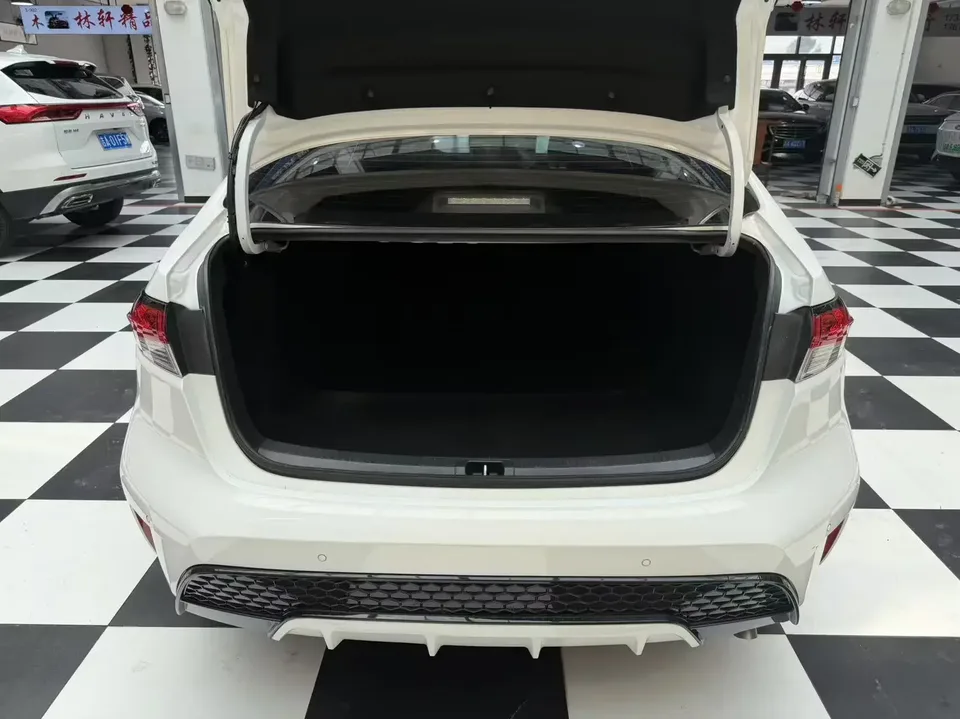 Toyota Levin Lei Ling 2022 185T CVT Sports Edition 2022 — thumbnail 5