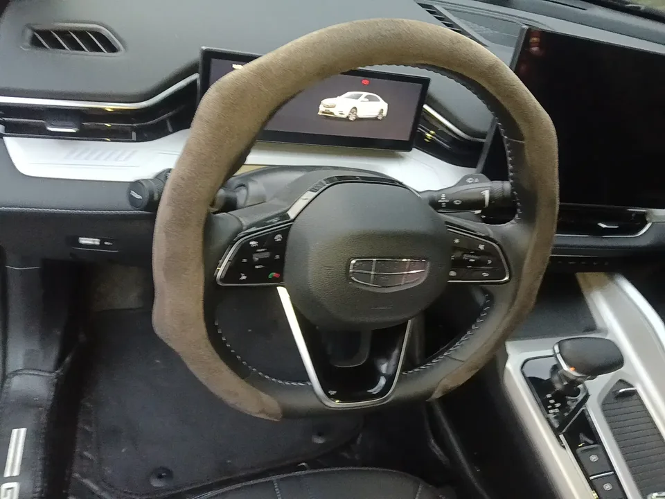 Geely Preface Xing Rui 2025 1.5T Dongfangyao Kunlun Edition 2025 — thumbnail 2