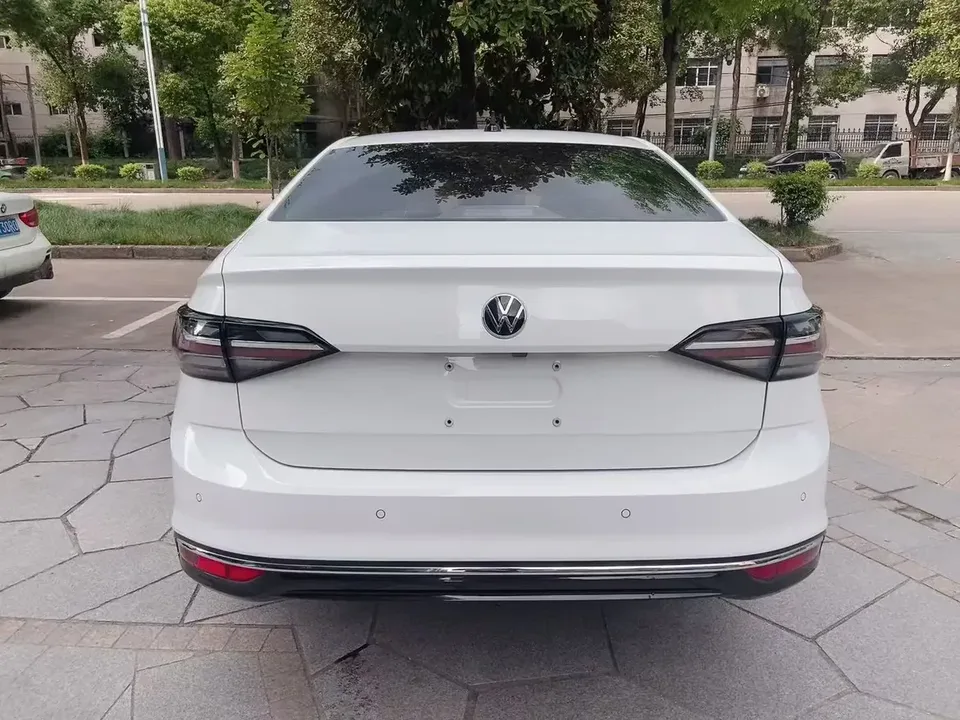Volkswagen Lavida Lavida 2023 New 1.5L Automatic Outstanding New Elegant Edition 2024 — thumbnail 2