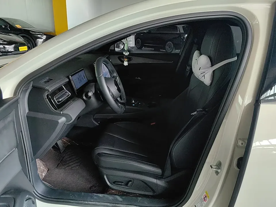 BYD Seal 06DM Seal 06DM 2025 DM-i 120KM Premium Edition 2025 — миниатюра 3