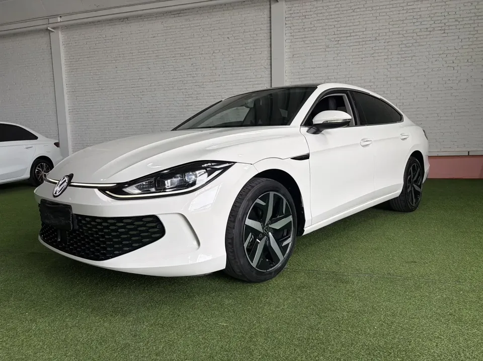 Volkswagen Lamando Lingdu 2022 Lingdu L 280TSI DSG Cool Edition 2022 — photo 1, buy with delivery to Moscow