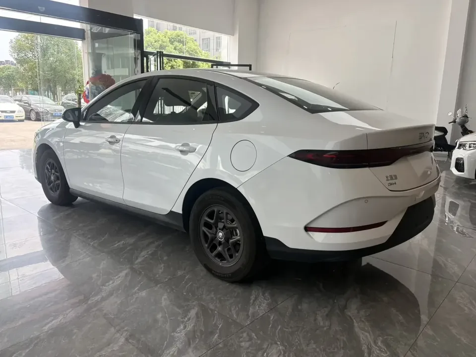 BYD Qin PLUS DM Qin PLUS DM 2025 DM-i 55KM Intelligent Driving Edition Leading Edition 2026 — thumbnail 4