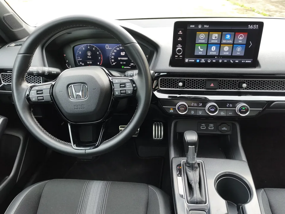 Honda CIVIC Civic 2023 HATCHBACK 240TURBO CVT Extreme Edition 2023 — миниатюра 4