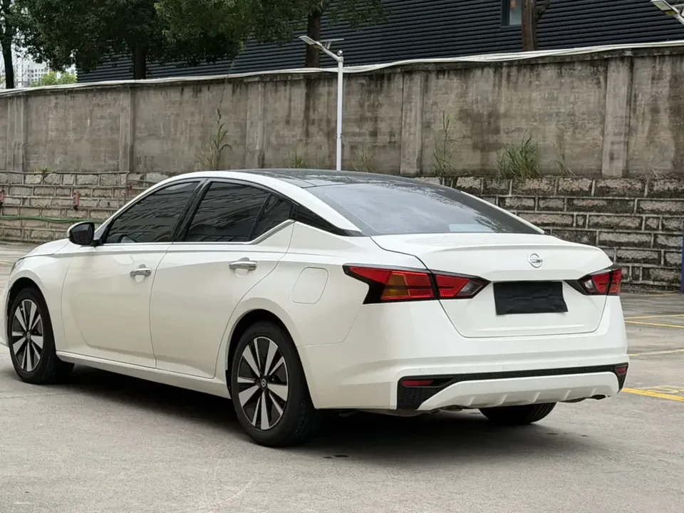 Nissan Altima Sound of nature 2021 2.0L XL Comfort Edition 2023 — thumbnail 4