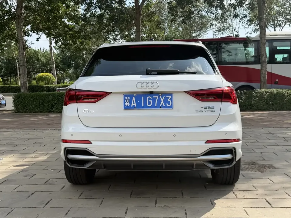 Audi Q3 Audi Q3 2023 35 TFSI Stylish Dynamic 2022 — миниатюра 2