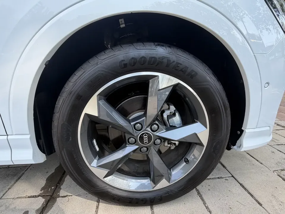 Audi Q3 Audi Q3 2023 35 TFSI Stylish Dynamic 2022 — миниатюра 3