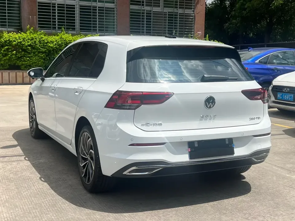 Volkswagen Golf golf 2023 280TSI DSG Pro facelift 2024 — thumbnail 2