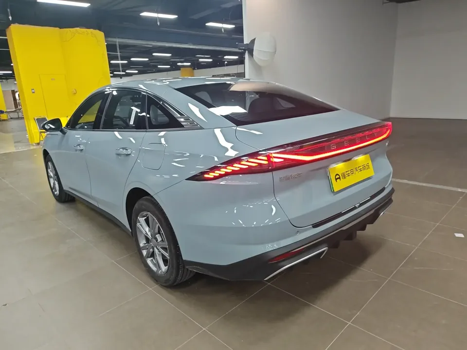 Geely Galaxy L6 Galaxy L6 2025 1.5 EM-i DHT 140KM Long-distance Version 2025 — thumbnail 4