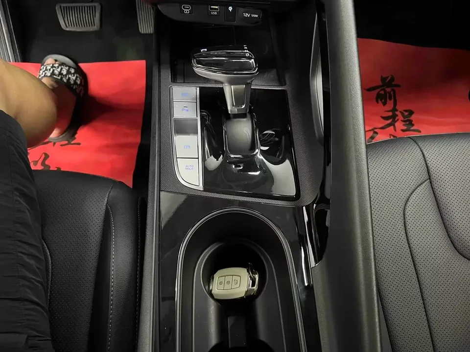 Hyundai Elantra Elantra 2022 1.5L CVT LUX Premium Edition 2024 — thumbnail 4