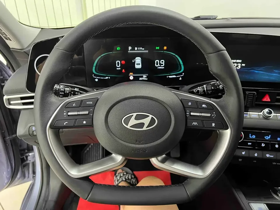 Hyundai Elantra Elantra 2022 1.5L CVT LUX Premium Edition 2024 — thumbnail 5