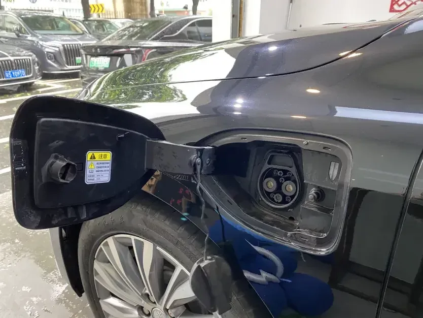 Hongqi E-QM5 Hongqi E-QM5 2024 560KM PLUS version 100kW 2025 — thumbnail 4