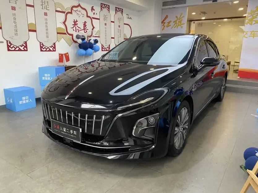 Hongqi E-QM5 Hongqi E-QM5 2024 560KM PLUS version 100kW 2025 — photo 1, buy with delivery to Moscow