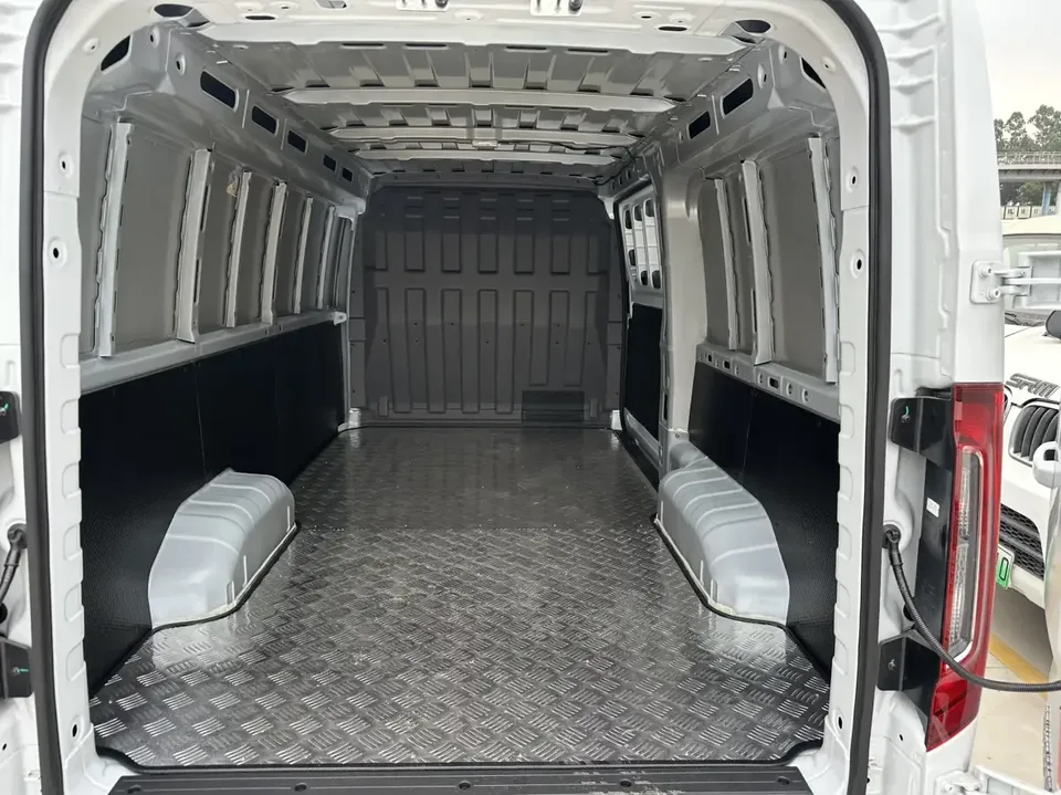 Dongfeng Ruilida V5 Ruilida V5 2025 310km/h, AVIC Ruiyue Edition, 41.86kWh 2025 — thumbnail 5