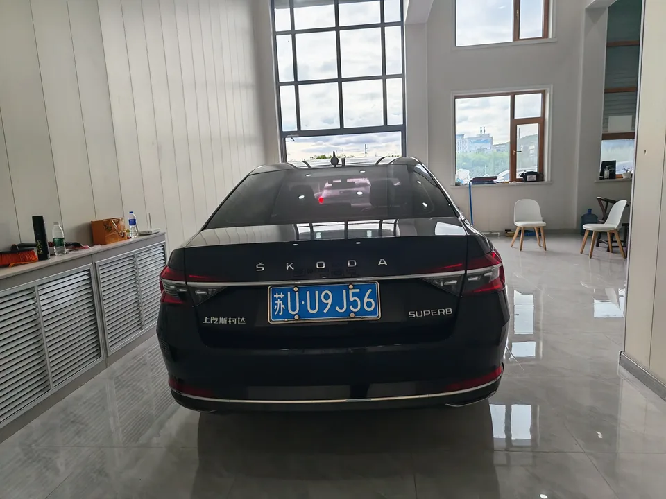 Skoda Superb Speedy 2023 Modified TSI280 DSG Premium Edition 2023 — thumbnail 2
