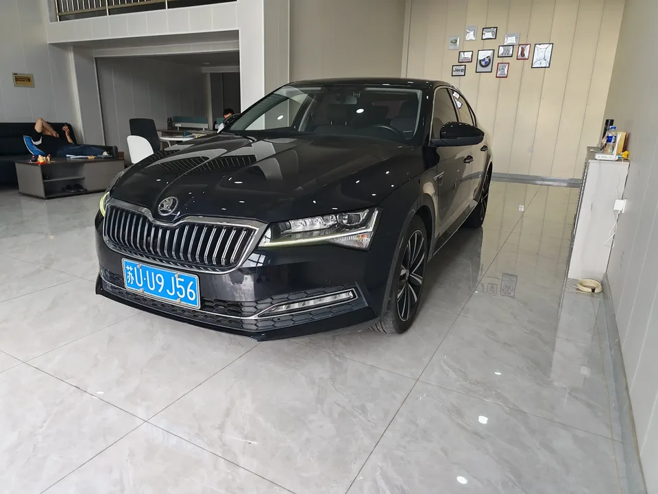 Skoda Superb Speedy 2023 Modified TSI280 DSG Premium Edition 2023 — photo 1, buy with delivery to Moscow