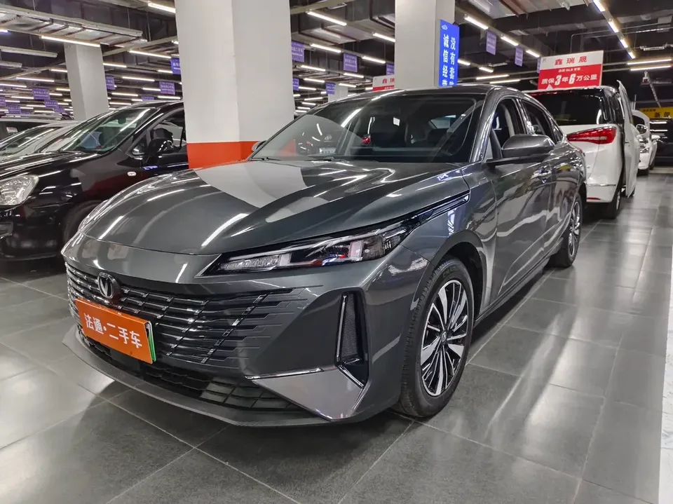 Changan Eado PHEV Eado PHEV 2025 Smart New Blue Whale 145KM Battleship Edition 2025 — photo 1, buy with delivery to Moscow