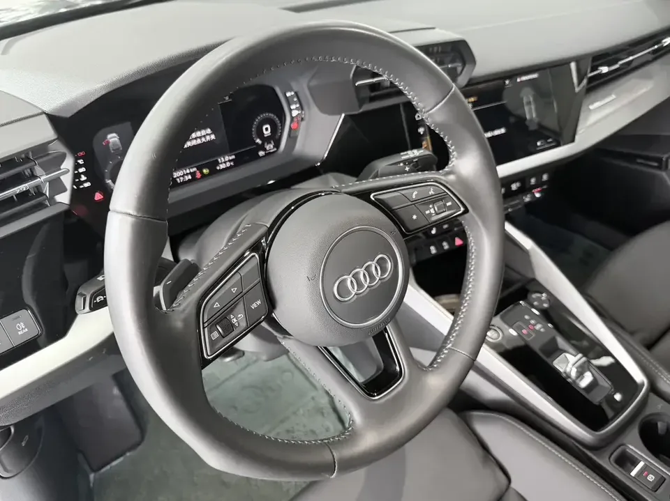 Audi A3 Audi A3 2022 Sportback 35 TFSI Stylish and sporty 2022 — thumbnail 3