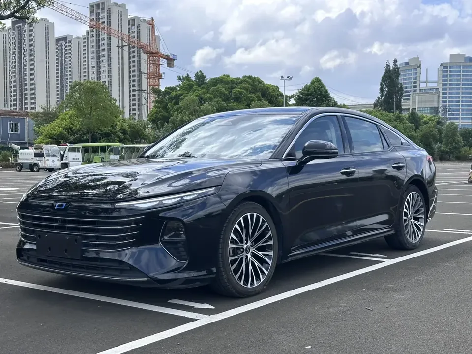 FAW Bestune B70 Pentium B70 2024 Longteng Edition 1.5T Lingyue 2024 — photo 1, buy with delivery to Moscow