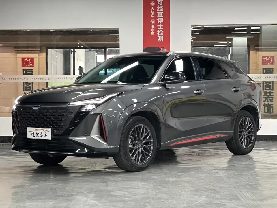 Oshan Changan Auchan Z6 Changan Auchan Z6 2023 Blue Whale 1.5T DCT Zhizun Edition 2023 — photo 1, buy with delivery to Moscow