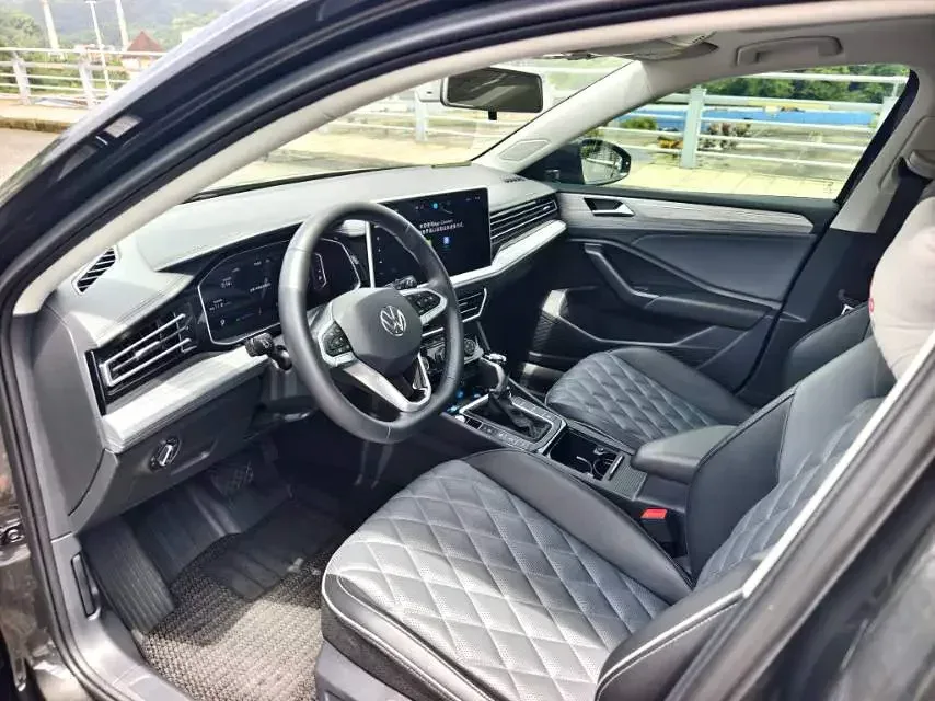 Volkswagen Sagitar Sagitar 2024 300TSI DSG Flying Edition 2024 — thumbnail 5