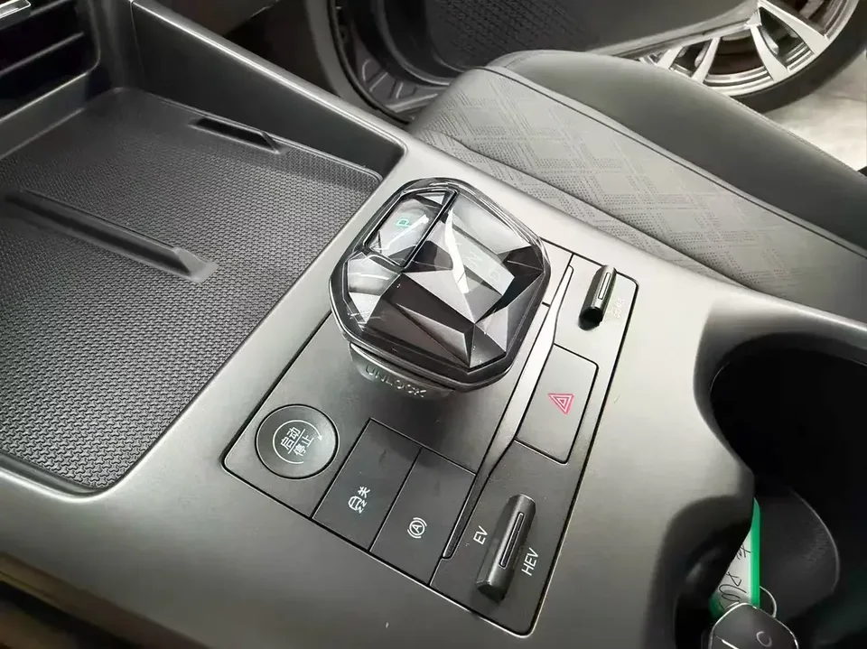 BYD Qin PLUS DM Qin PLUS DM 2025 DM-i 55KM Intelligent Driving Edition Leading Edition 2025 — thumbnail 4