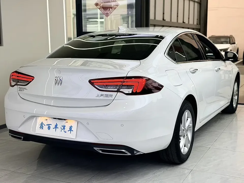 Buick Majesty Majesty 2024 25T Super Edition 2024 — миниатюра 2
