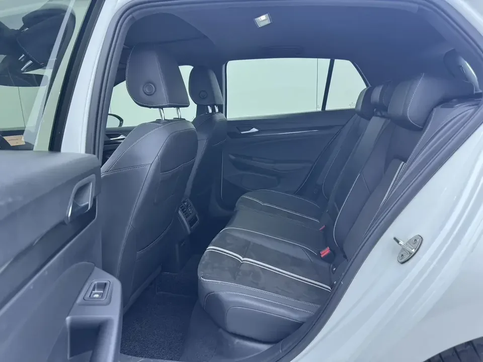 Volkswagen Golf golf 2021 280TSI DSG R-Line 2022 — миниатюра 5
