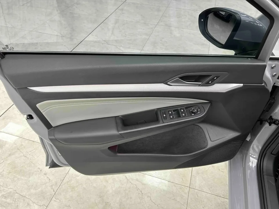 Volkswagen Golf golf 2023 280TSI DSG Pro 2022 — thumbnail 4