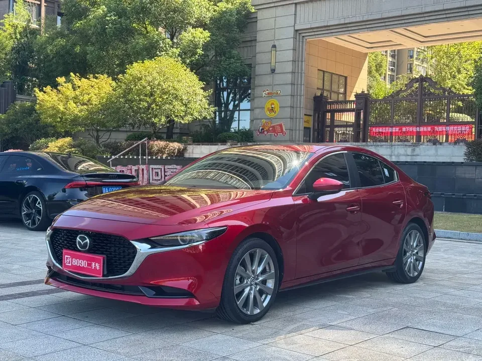 Mazda Axela Mazda3 Angkesela 2023 2.0L Automatic Premium Edition 2025 — photo 1, buy with delivery to Moscow