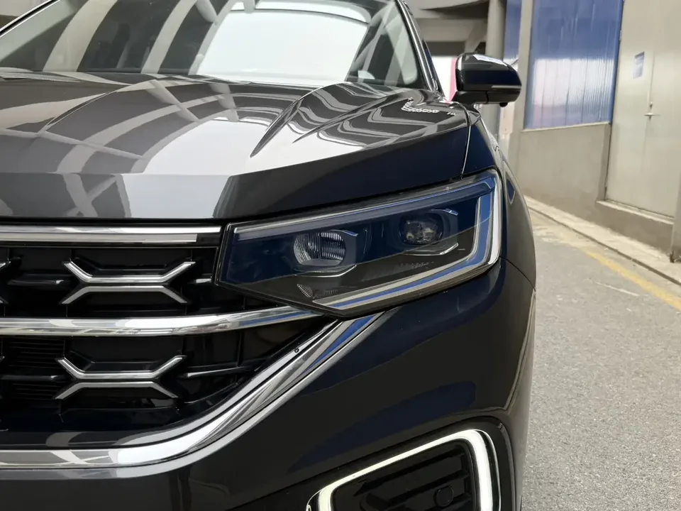Volkswagen Tayron Tanyue 2023 280TSI 2WD Luxury Plus Advanced Edition 2022 — миниатюра 3