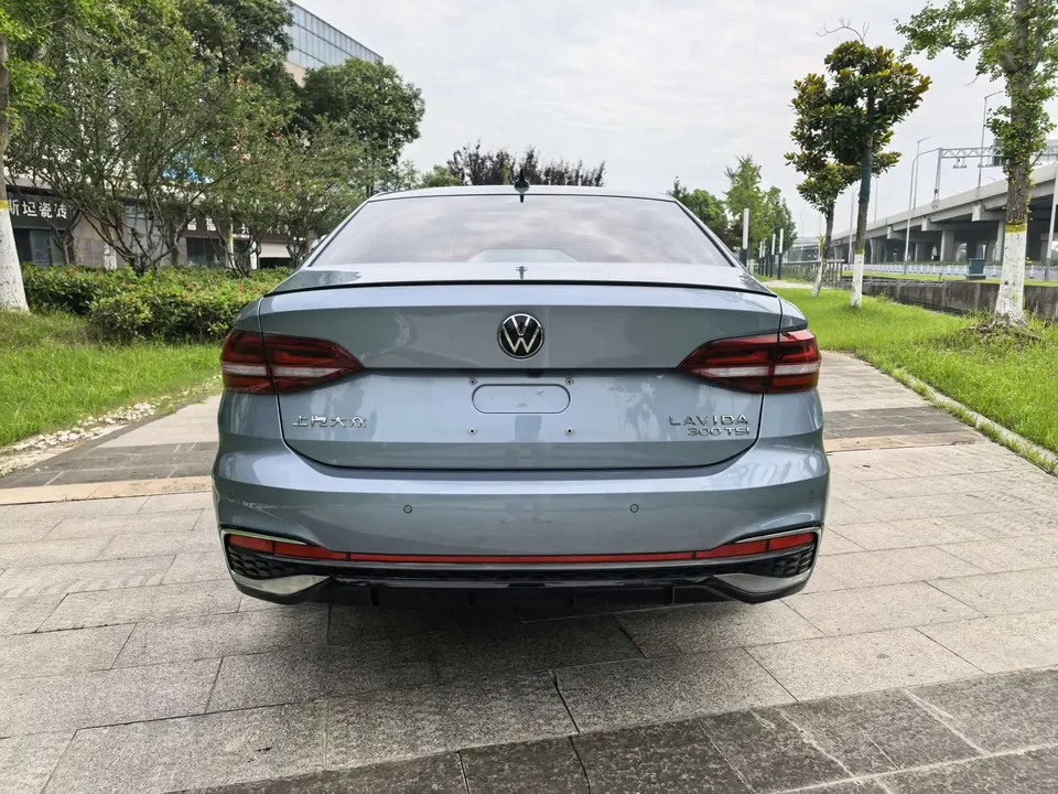 Volkswagen Lavida Lavida 2023 300TSI DSG Starry Sky Edition 2024 — thumbnail 2