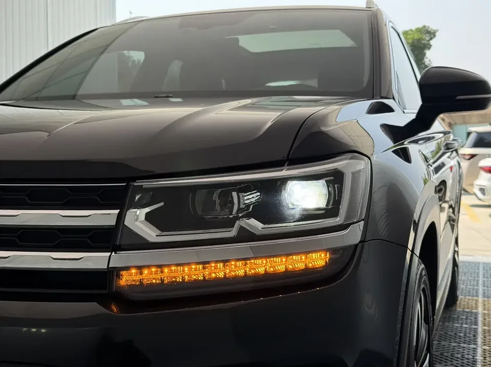Volkswagen Tharu tuyue 2022 280TSI 2WD Deluxe Edition 2022 — thumbnail 3