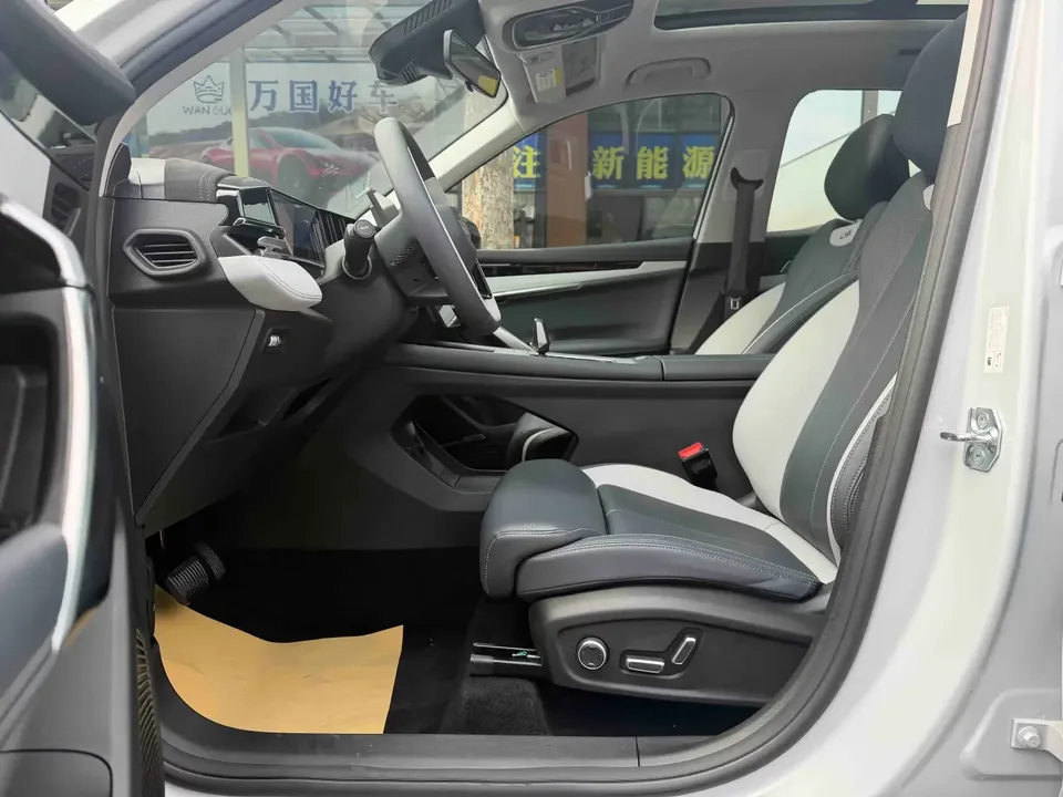 Geely Atlas L Boyue L 2024 1.5TD DCT Ultimate Edition 2024 — thumbnail 4