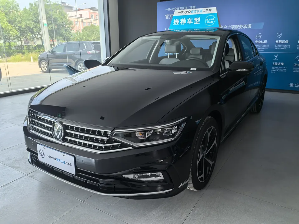 Volkswagen Magotan Magotan 2025 280TSI DSG Comfort Edition 2025 — photo 1, buy with delivery to Moscow