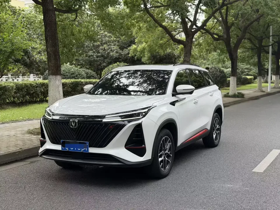 Changan CS75PLUS Changan CS75 PLUS 2022 Second generation 1.5T automatic premium model 2023 — photo 1, buy with delivery to Moscow