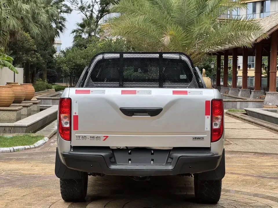 Jiangling Domain Tiger 7 Domain Tiger 7 2022 2.0T manual diesel 4WD premium long axis 2022 — thumbnail 2