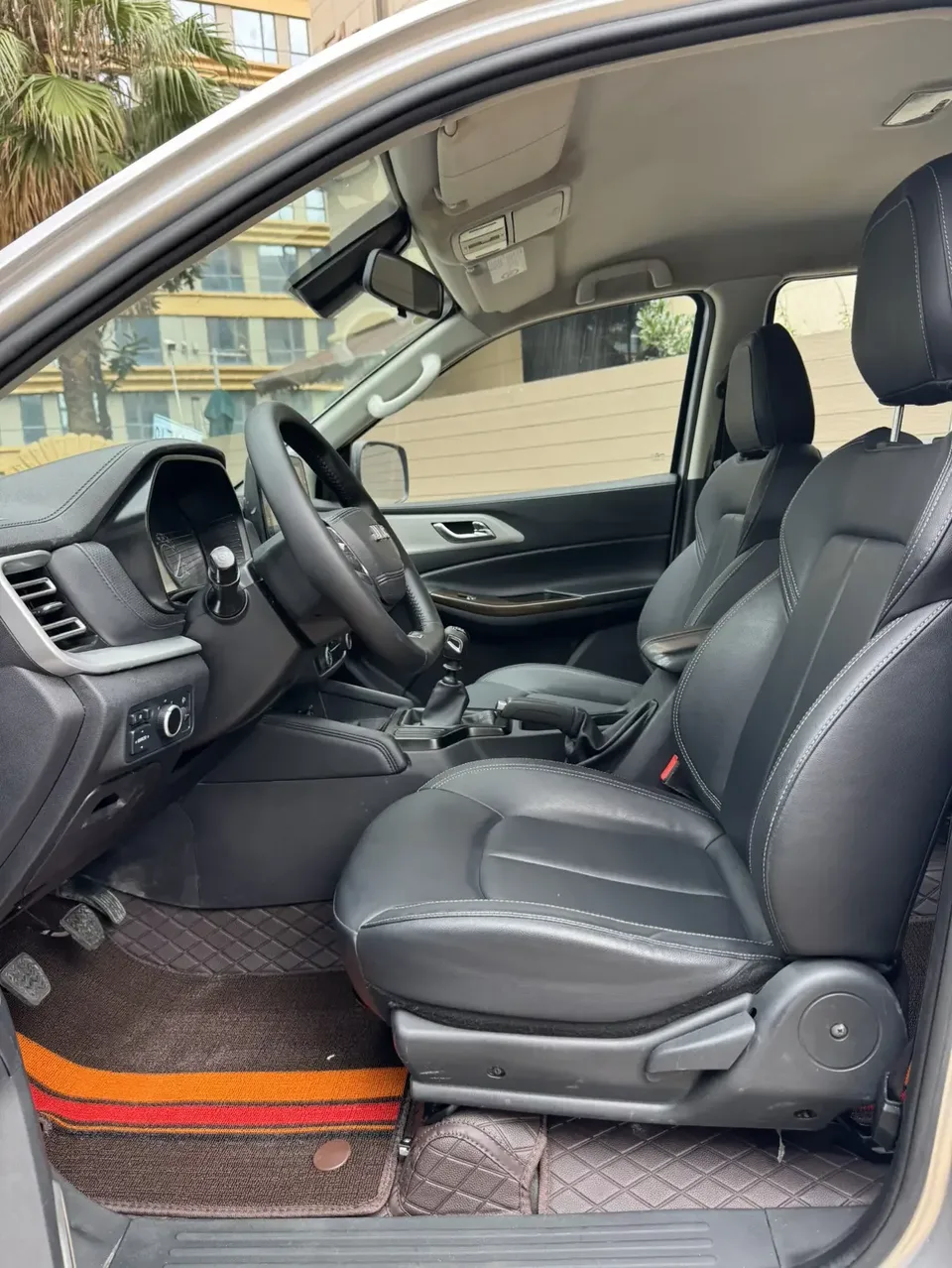 Jiangling Domain Tiger 7 Domain Tiger 7 2022 2.0T manual diesel 4WD premium long axis 2022 — thumbnail 3