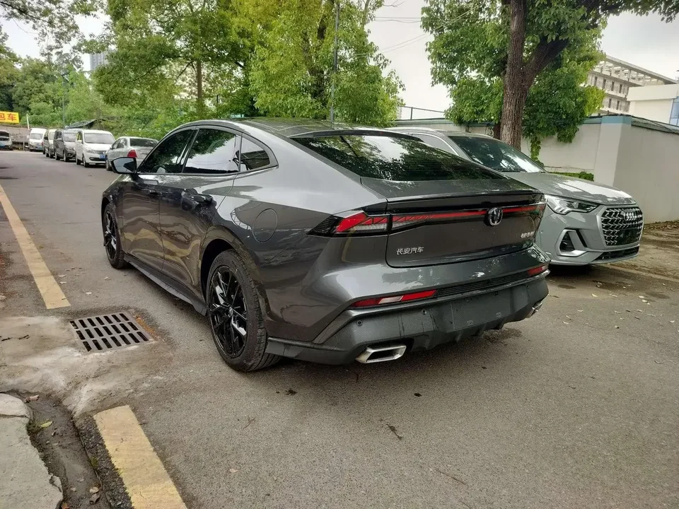 Changan UNI-V Changan UNI-V 2024 1.5T Premium 2024 — thumbnail 4