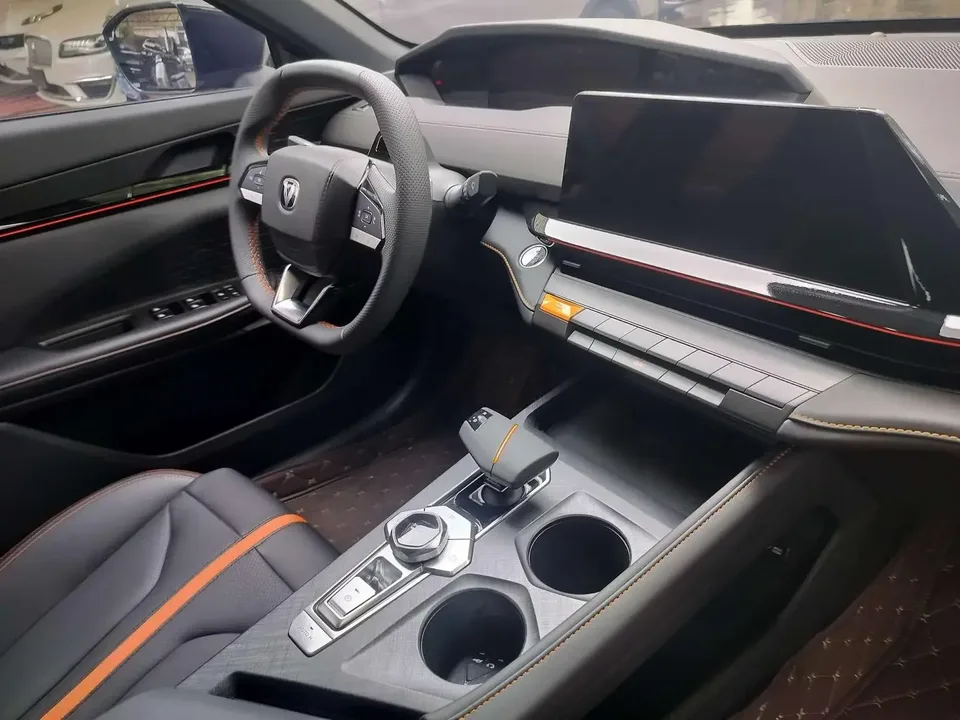 Changan UNI-V Changan UNI-V 2024 1.5T Premium 2024 — thumbnail 5