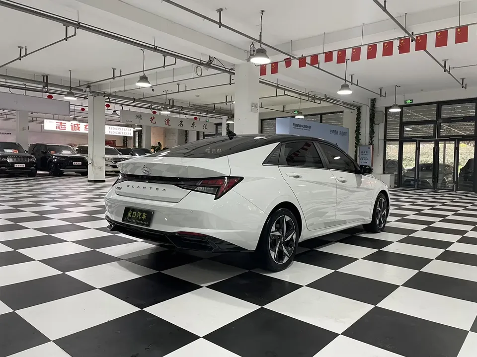 Hyundai Elantra Elantra 2022 1.5L CVT LUX Black Knight Limited Edition 2022 — thumbnail 2