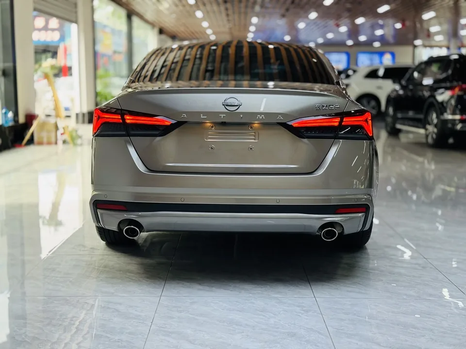 Nissan Altima Sound of nature 2025 2.0L XL-TLS Enjoy Edition 2025 — thumbnail 2