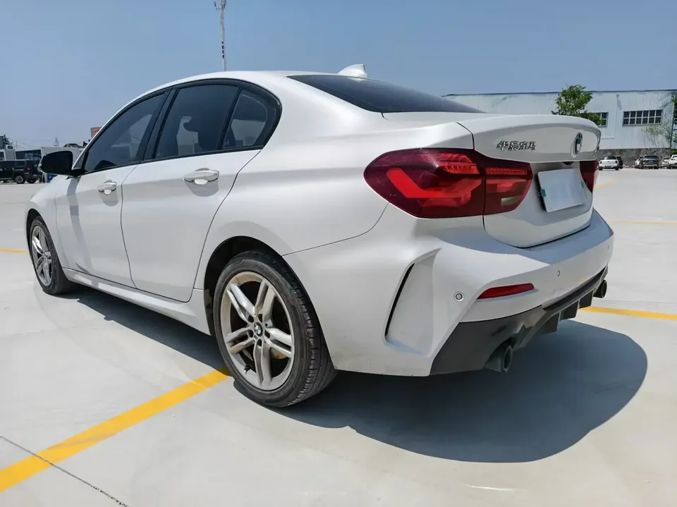 BMW 1 Series BMW 1 Series 2023 120i M Sport Edition 2023 — thumbnail 4