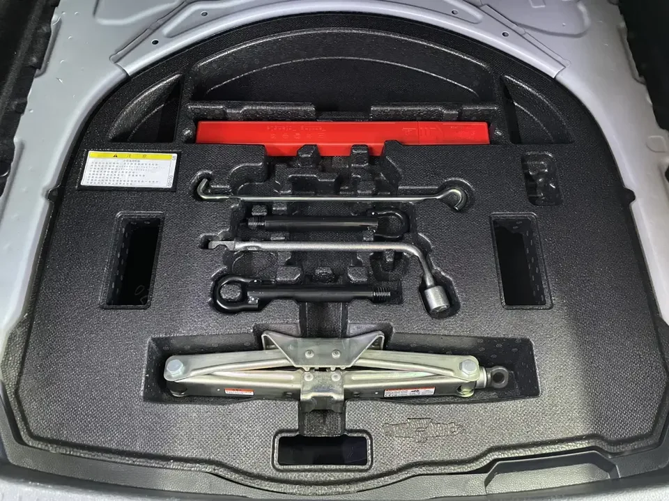 Toyota Levin Lei Ling 2022 185T CVT Deluxe Edition 2022 — thumbnail 3