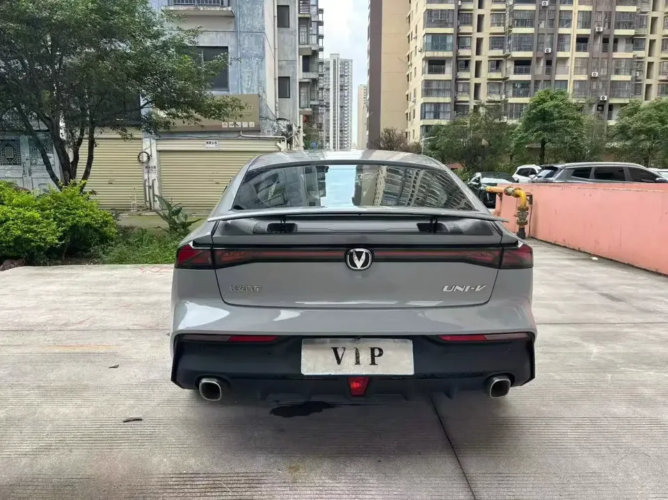 Changan UNI-V Changan UNI-V 2023 1.5T Premium 2023 — thumbnail 2