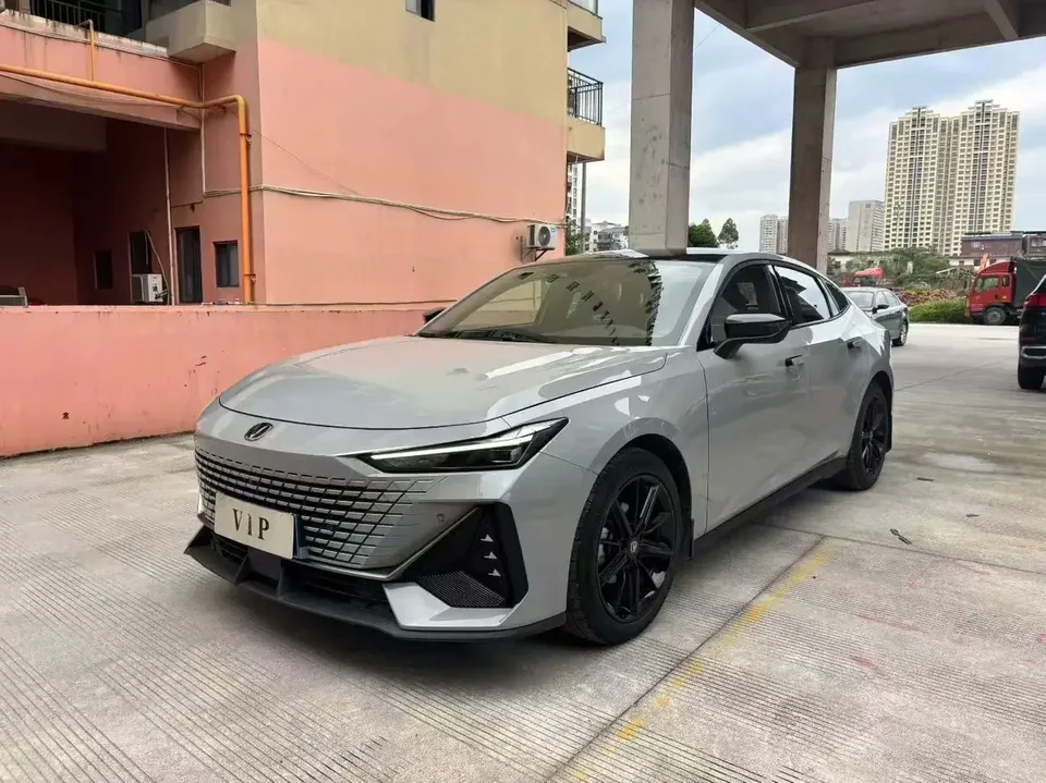 Changan UNI-V Changan UNI-V 2023 1.5T Premium 2023 — photo 1, buy with delivery to Moscow