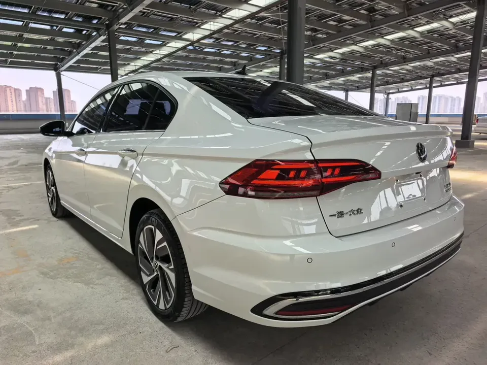 Volkswagen Bora Bora 2023 200TSI DSG Joy Edition 2022 — thumbnail 4